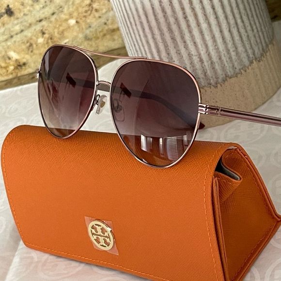 New tory Burch sunglasses 😍 rosegold - Picture 4 of 7